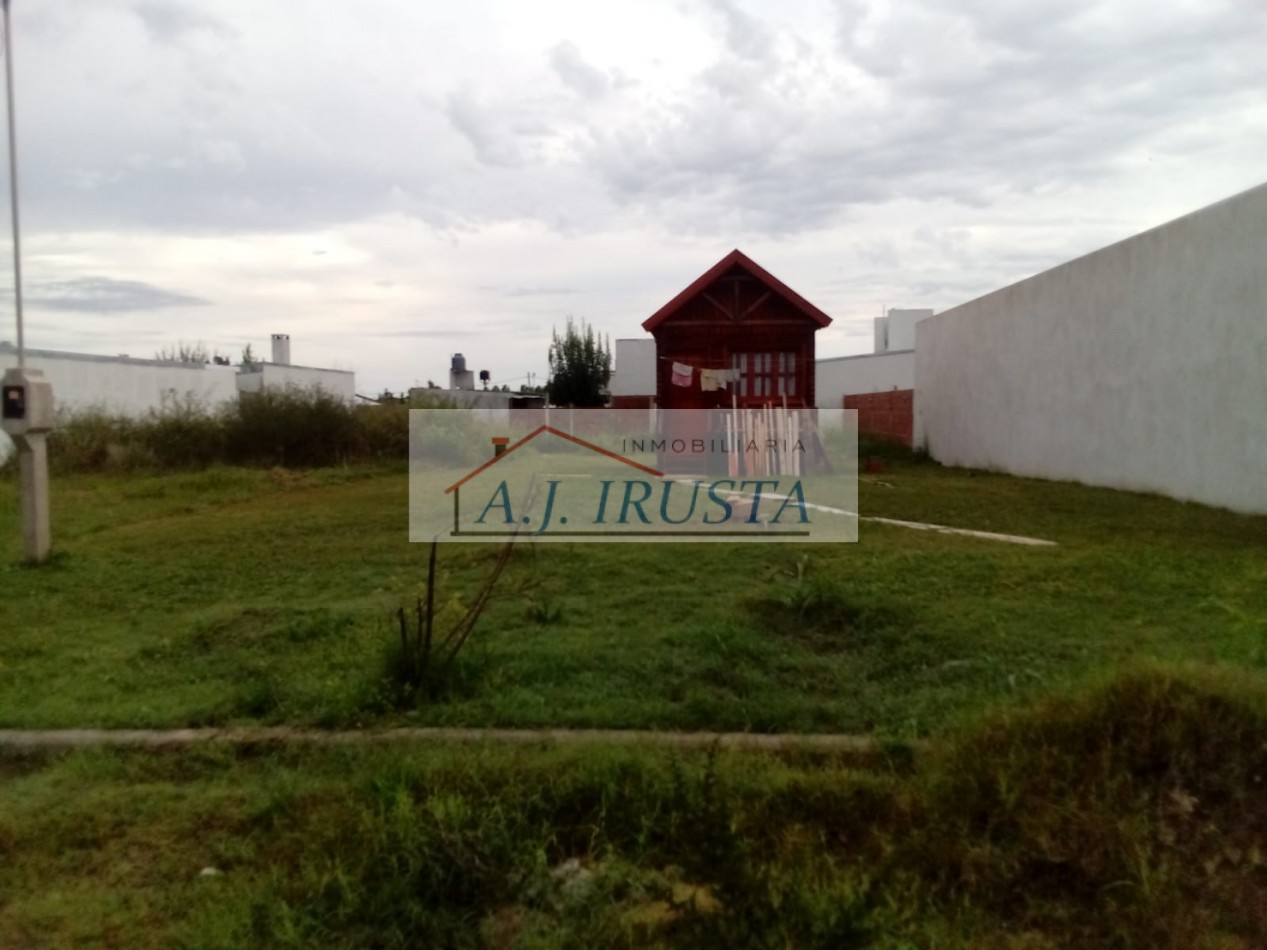 TERRENO CON CABAÑA DE MADERA