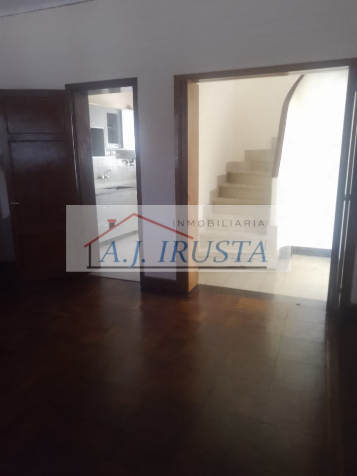 CASA 3 DORMITORIOS