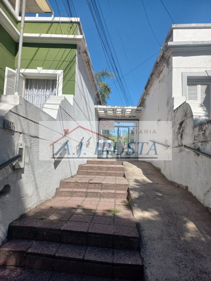 CASA 2 DORMITORIOS