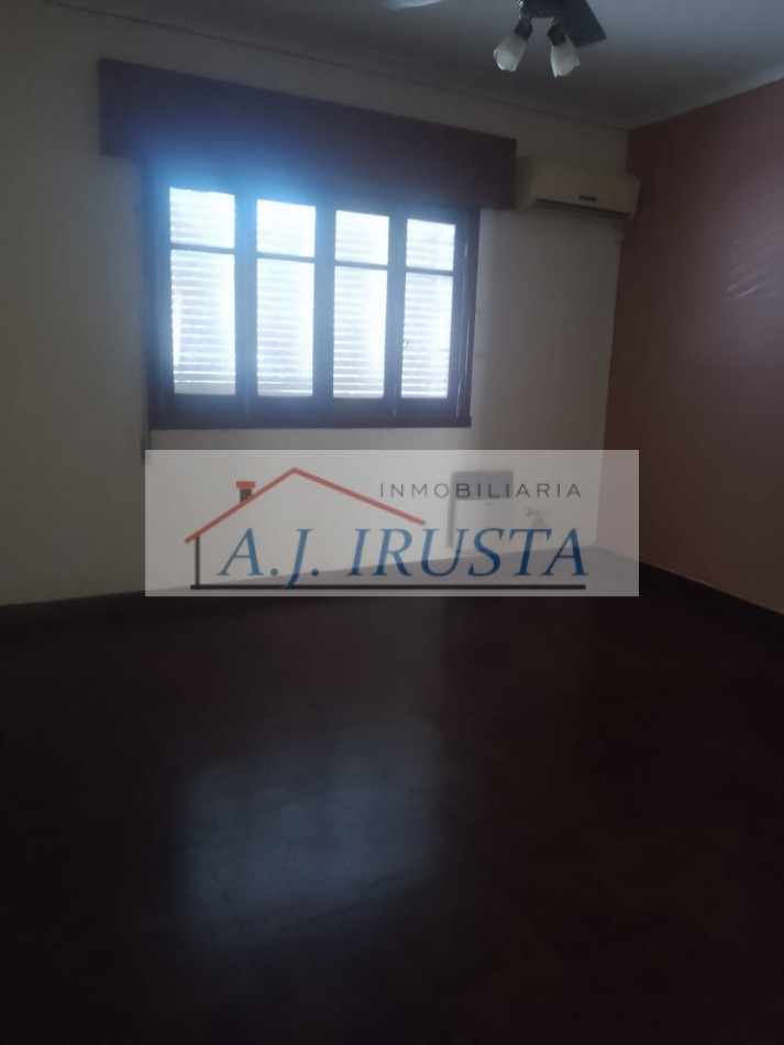 CASA 3 DORMITORIOS