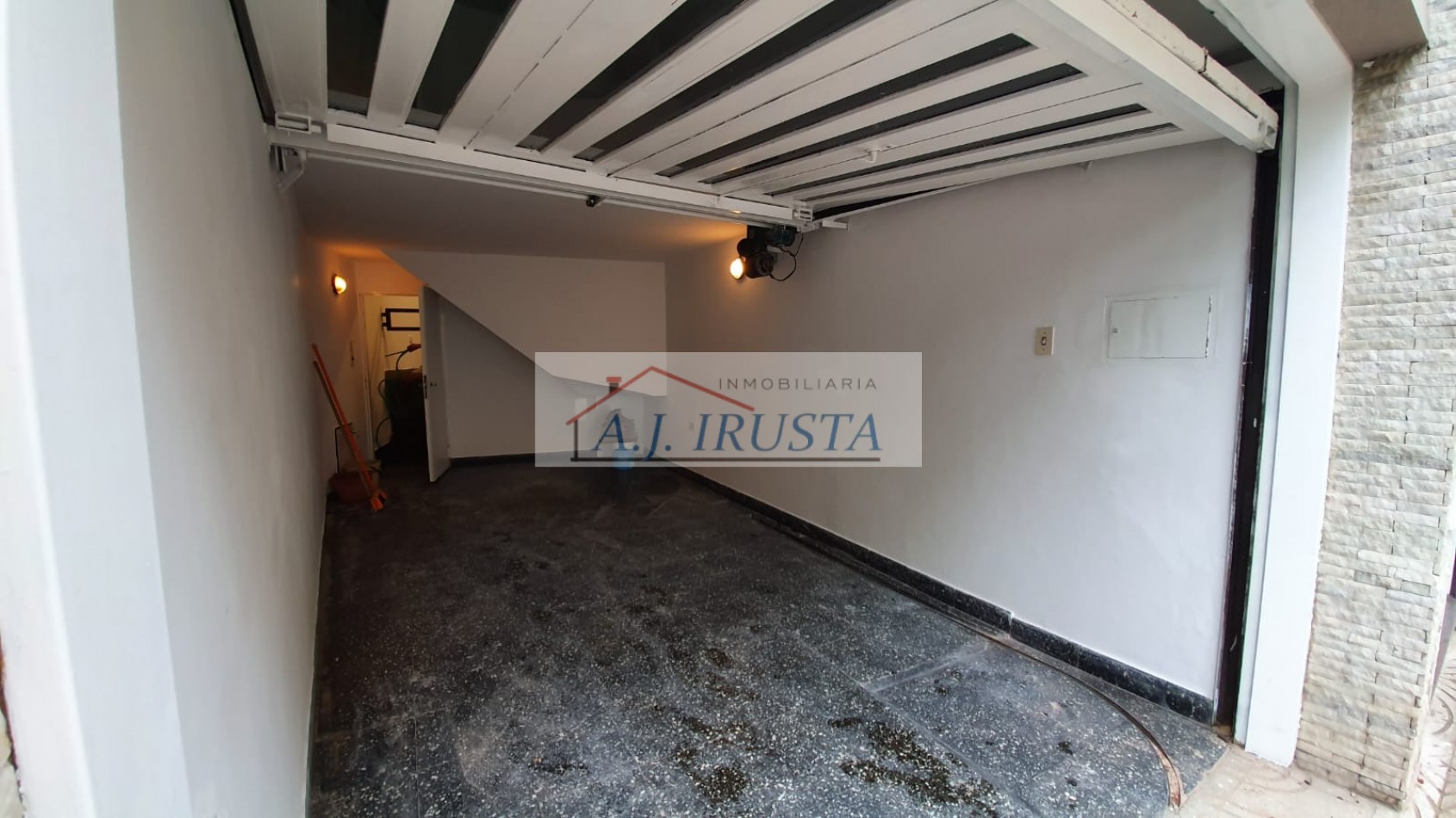 CASA 4 DORMITORIOS