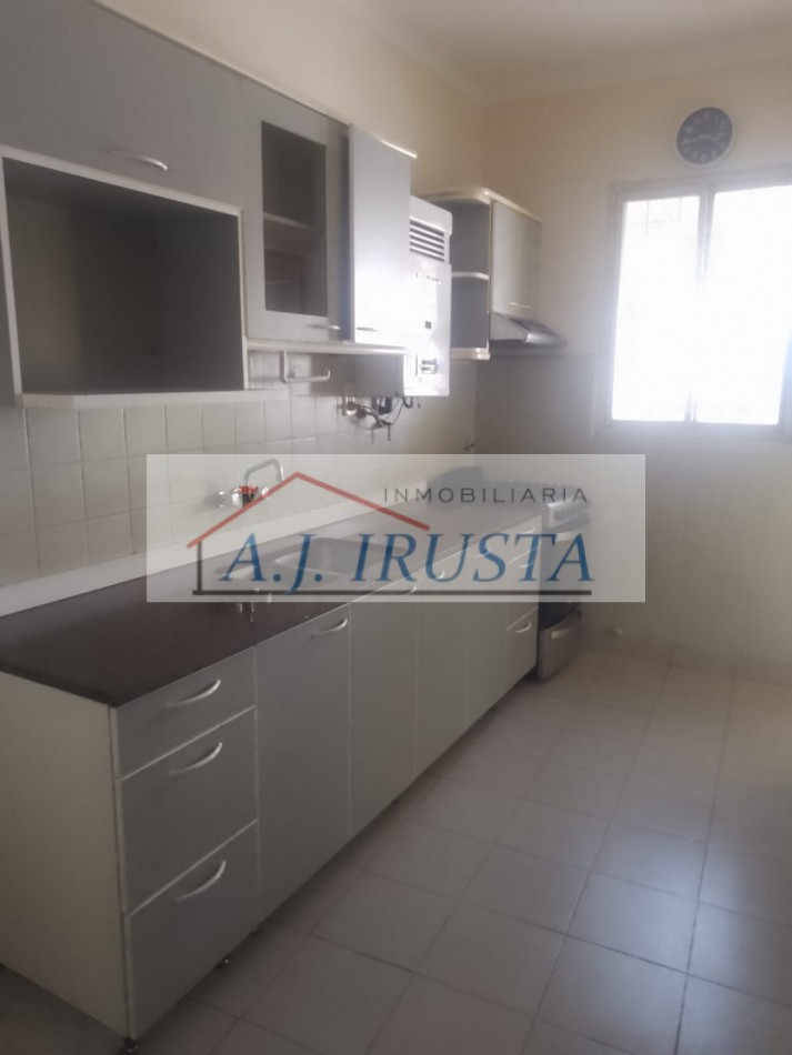 CASA 3 DORMITORIOS