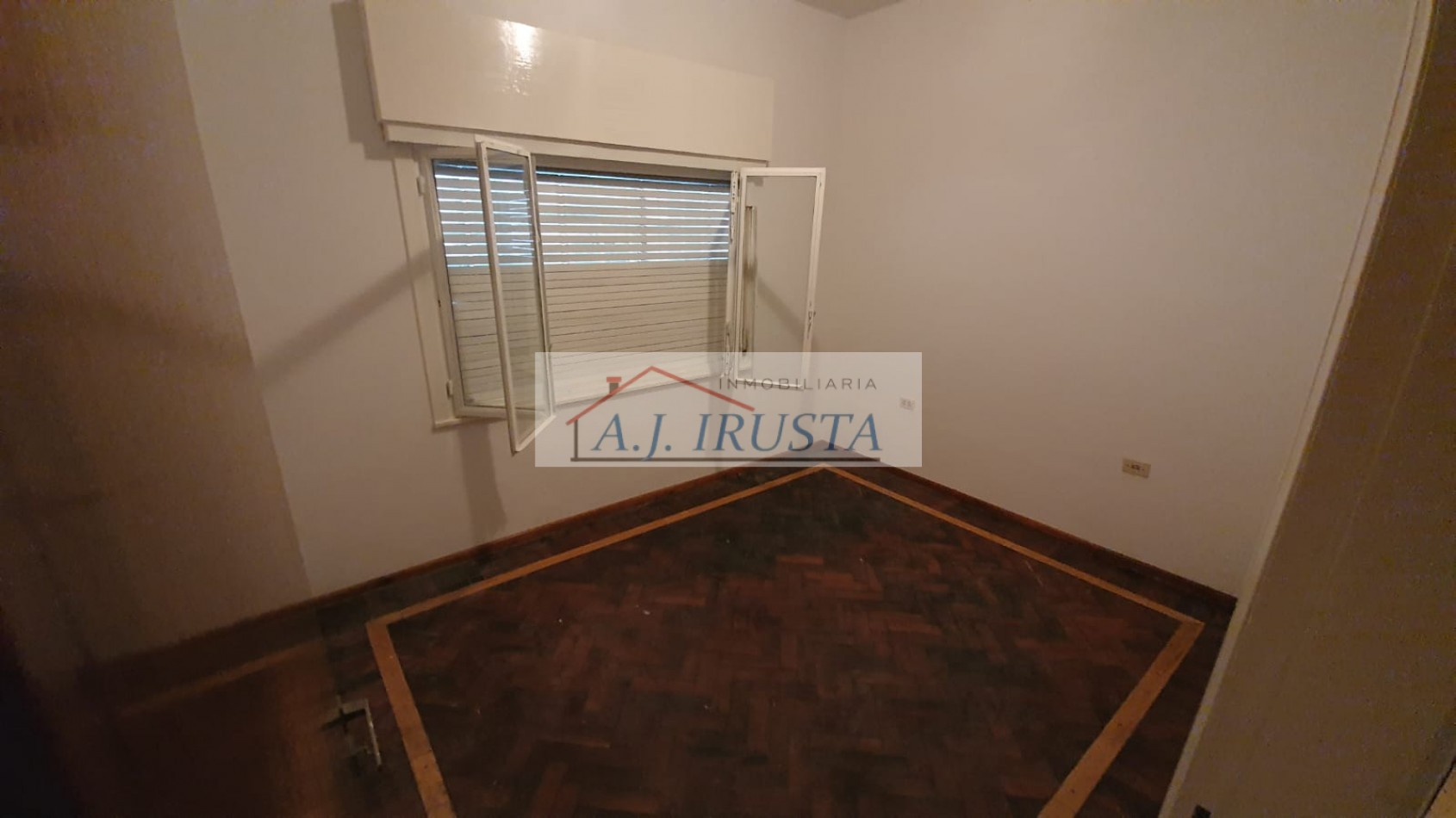 CASA 4 DORMITORIOS